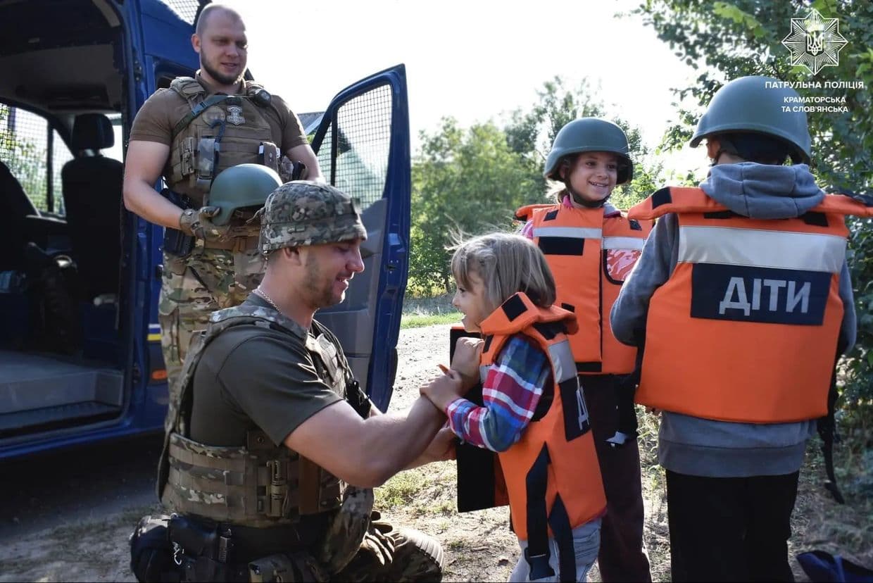 <em>Евакуація. Джерело: Патрульна поліція Краматорська та Слов'янська</em>