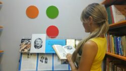 "Всім містом перечікували обстріли з книгою": історія бібліотеки прифронтового Щастя