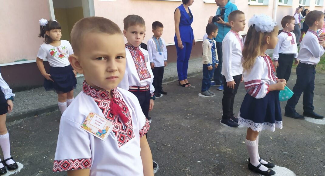 Школи Слов'янська відзначили 1 вересня: фото
