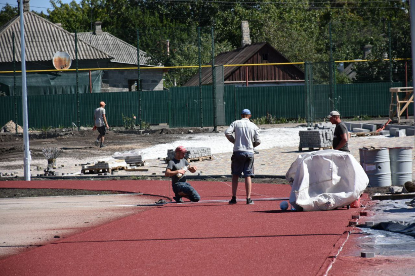 Спорудження стадіону у Волновасі вийшло на фінальний етап: фото