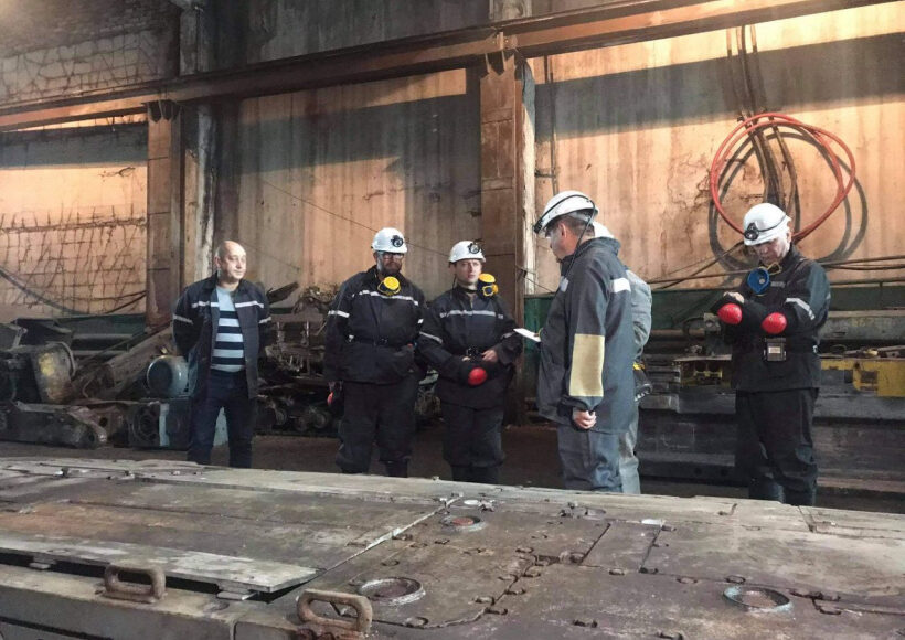Замлинський спустився в шахту, щоб поспілкуватися з шахтарями у Вугледарі: відео