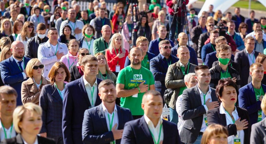Меморандумы с избирателями: как "Слуга народа" работает в Донецкой области