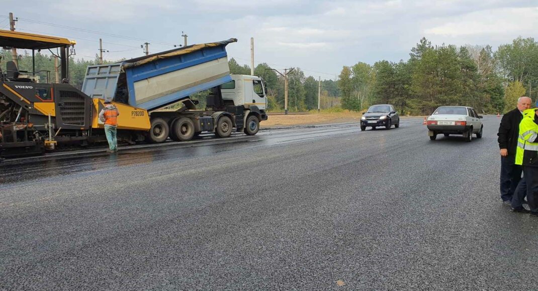 На Донеччині продемонстрували стан дороги Лиман-Горлівка