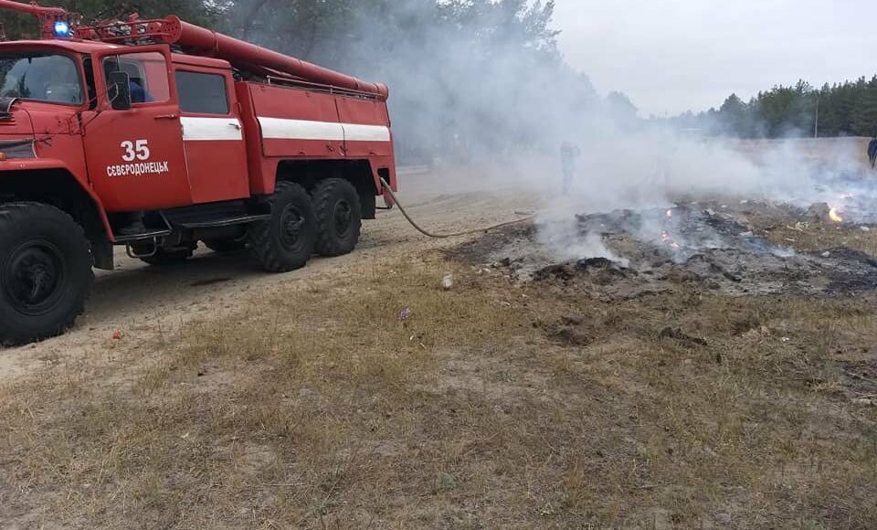 Жители Луганщины сообщили об очередном пожаре: в Боровском произошло крупное возгорание