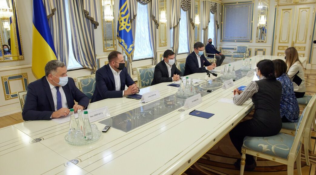 Зеленский обсудил с координатором системы ООН в Украине ситуацию на Донбассе