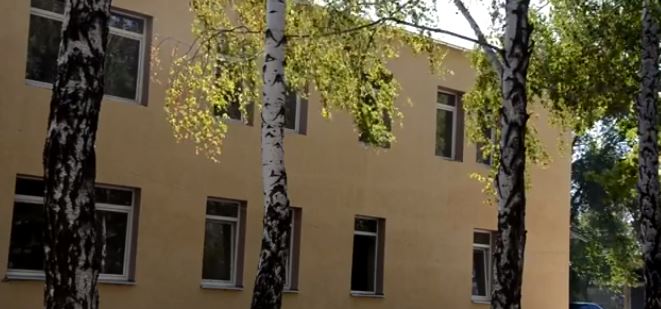 У Курахово триває капремонт інфекційного відділення лікарні: відео