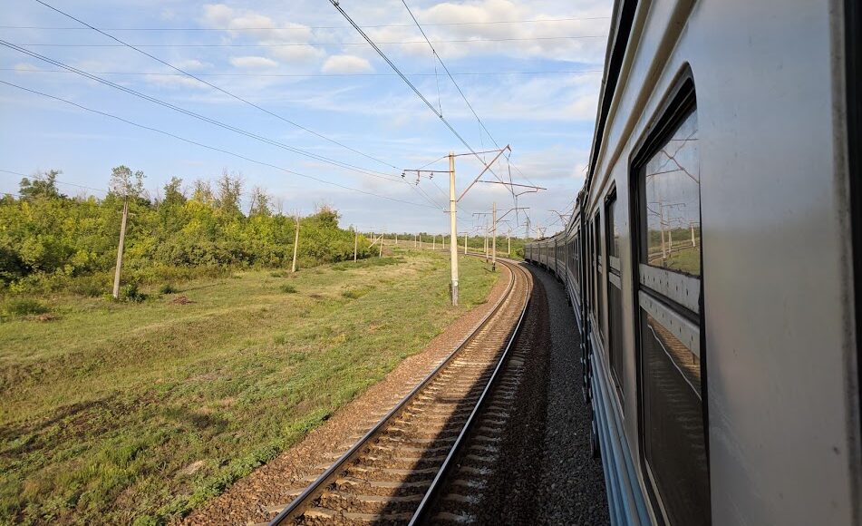 У Донецькій області відновлено рух двох приміських поїздів