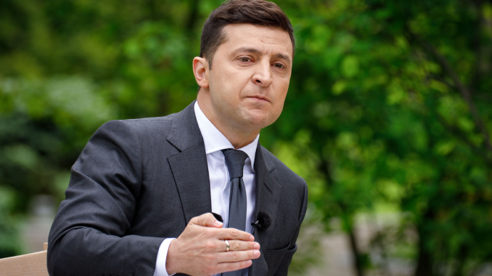 Зеленский: Украинские дипломаты во всех странах должны поднимать вопрос возврата Донбасса