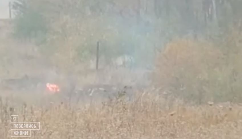 На Луганщині зафіксували на відео момент підпалу сухостою бойовиками недалеко від позицій ВСУ