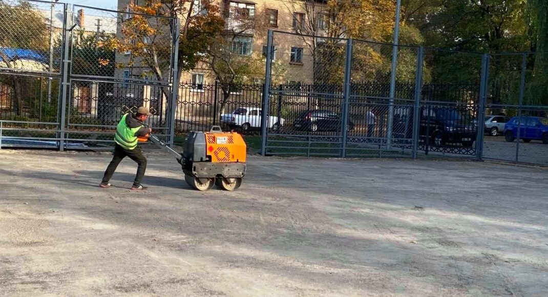 В Бахмуте продолжается реконструкция спортивных объектов