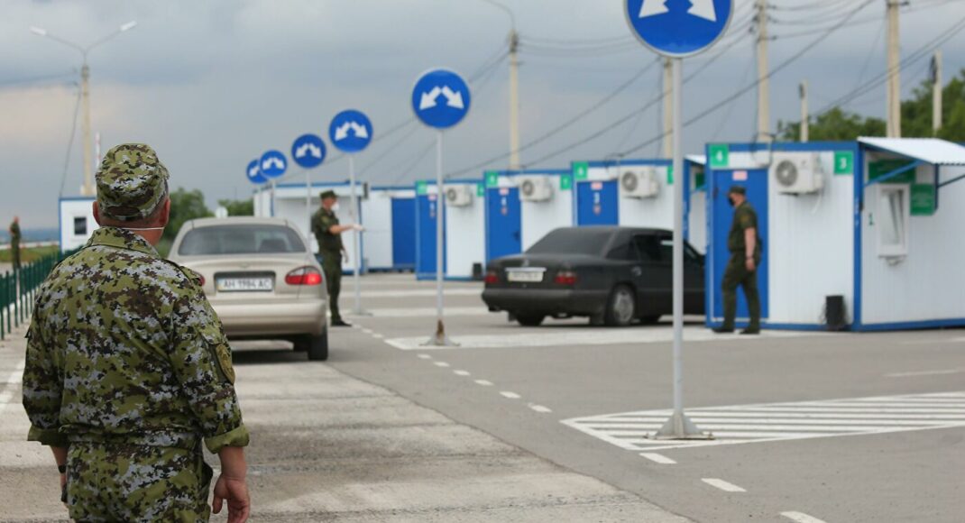 "ДНР" повідомила, скільки людей пройшло через їх КПП "Оленівка"