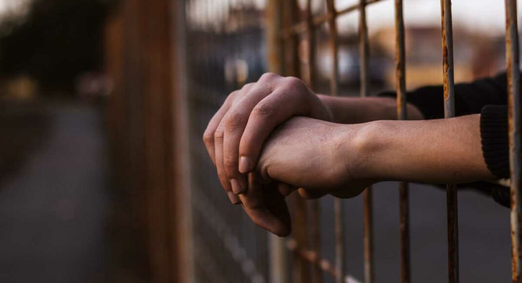 Уряд виплатив понад 2 млн грн допомоги рідним полонених українців в ОРДЛО і Криму