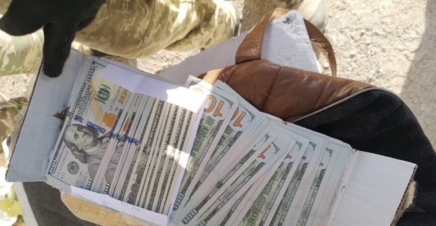 Прикордонники затримали жінку, яка намагалася провезти $6 тисяч в ОРДО