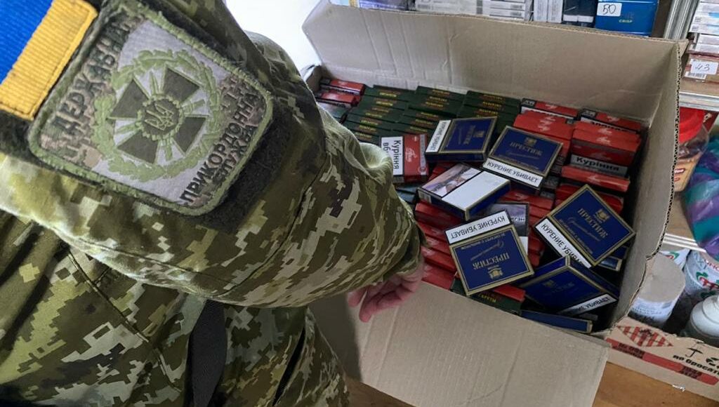 На Донеччині прикордонники виявили контрафактних сигарет і алкоголю на 13,5 мільйона