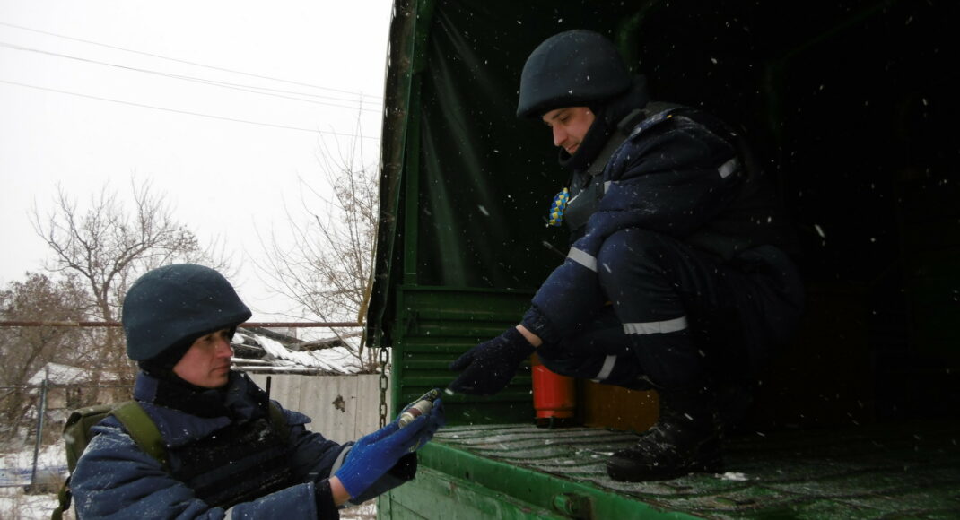 На Луганщині піротехніки за добу знайшли та знешкодили 44 боєприпаси