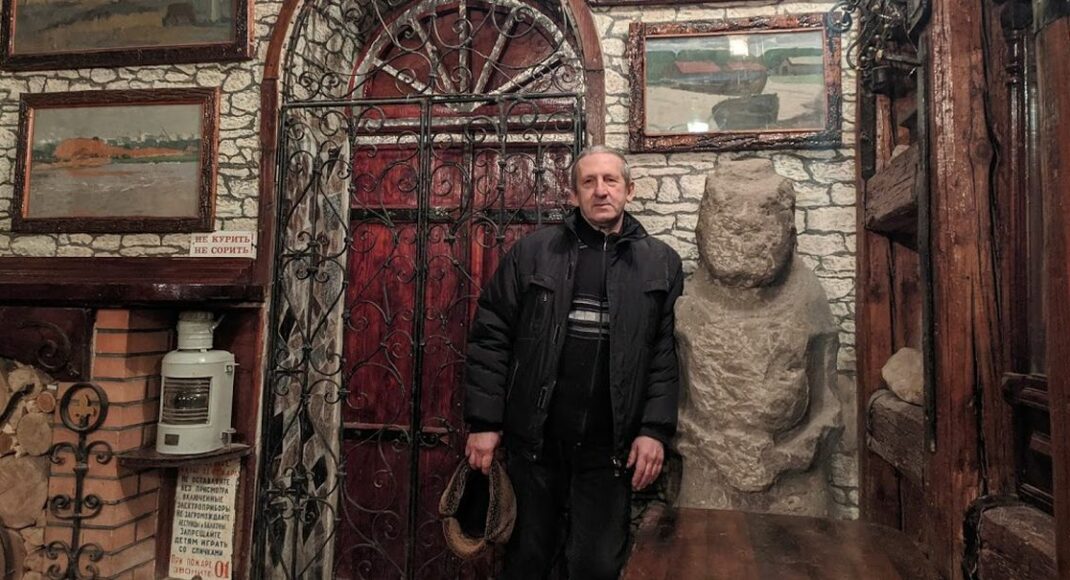 "Не сміття, а скарб": як маріуполець створив приватний музей старовини