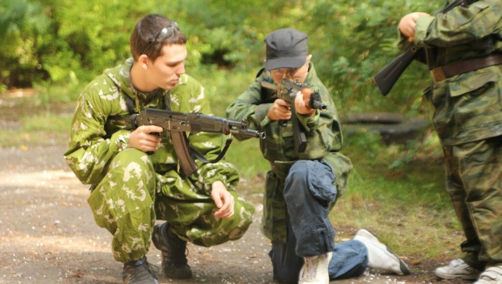 Бойовики "ДНР" ставлять на військовий облік неповнолітніх