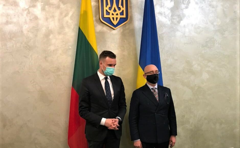 Резніков обговорив з Міністром закордонних справ Литви ситуацію на Донбасі