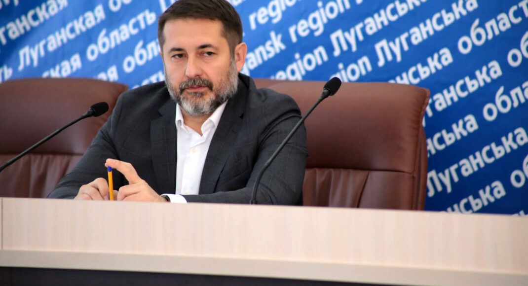 Глава ЛОДА повідомив президенту, що на Луганщині "політичні шарлатани" купують симпатію людей за цукор