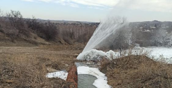 У Донецьку прорвало водоперегороджувальну дамбу, кілька вулиць підтоплені
