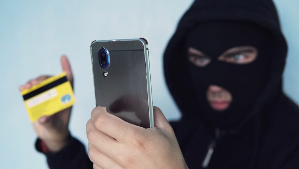Житель Сєвєродонецька віддав 15 тис. грн шахраям під час продажу автомобільних запчастин