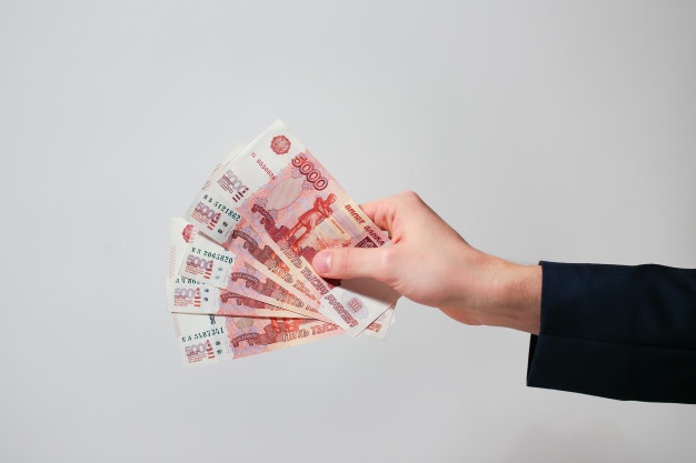Російські окупанти знизять зарплати колаборантам, — ЦНС