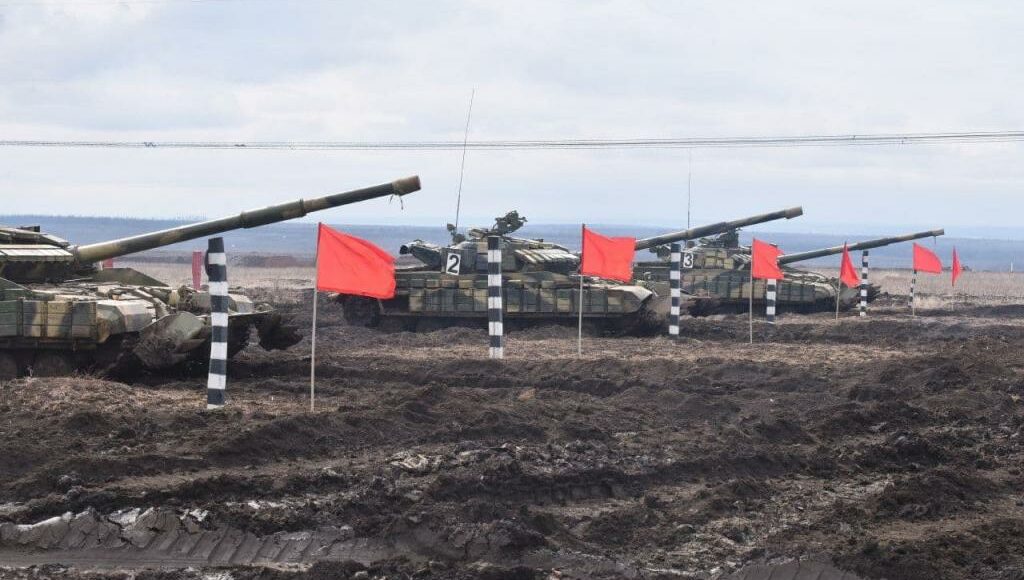 У "ДНР" показали танки та підготовку бойовиків НЗФ: фото