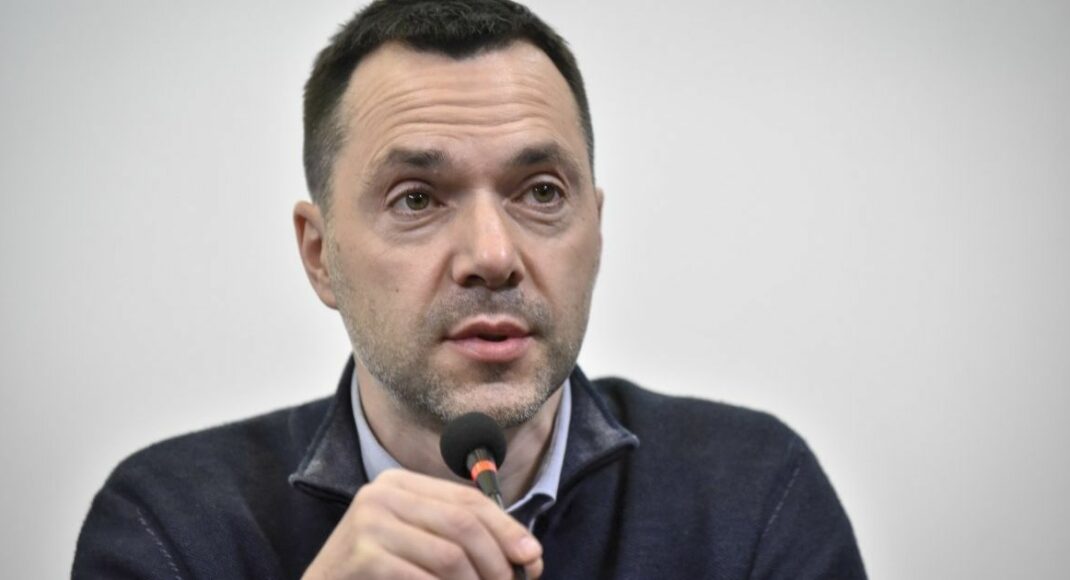Арестович розповів, чому Зеленський висловив потребу у прямих переговорах з Путіним