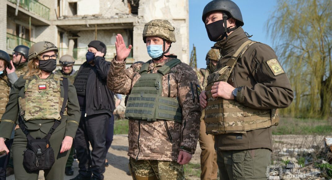 Делегації Польщі та Литви відвідали прифронтову Донеччину