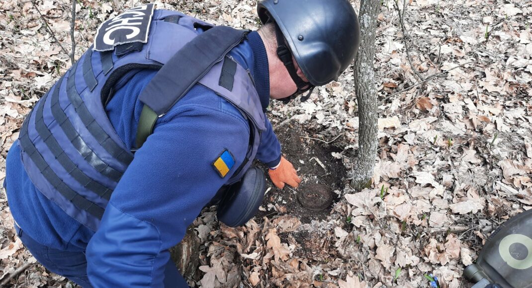 Пиротехники с начала войны с рф провели более 325 тысяч разминирований