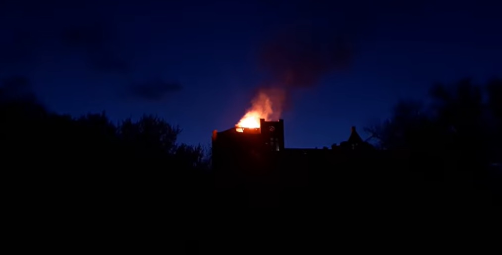В ГСЧС сообщили подробности тушения пожара Бельгийской больницы в Лисичанске