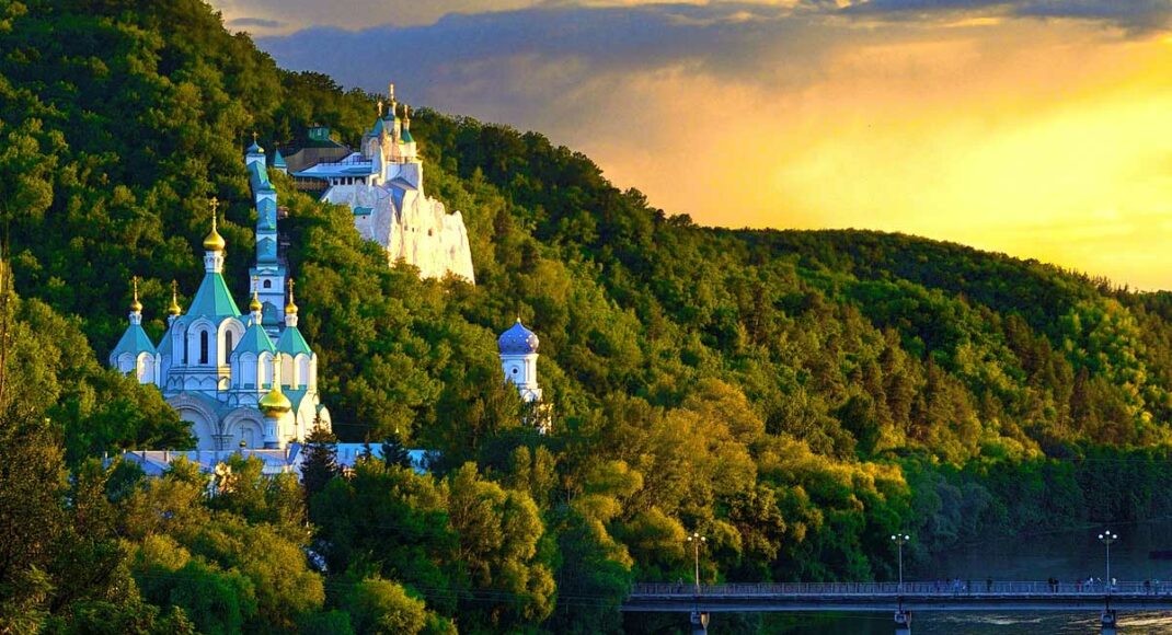 Боєць Нацгвардії розповів, як встановлював прапор у Святогірську