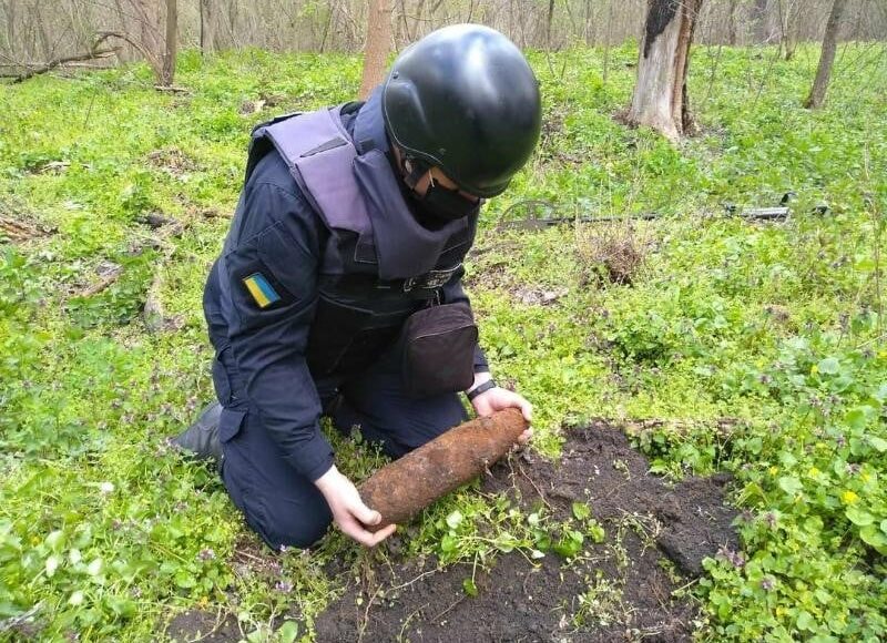 Рятувальники ДСНС в ООС знешкодили понад тисячу боєприпасів за тиждень
