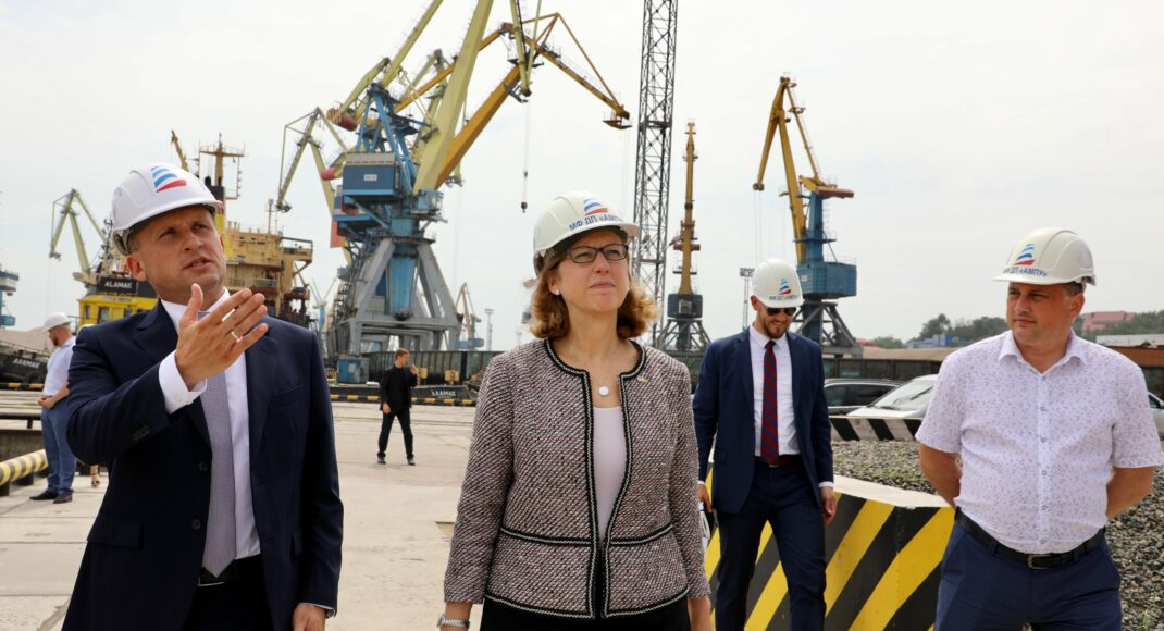 Тимчасова повірена у справах США відзначила підтримку економіки Донбасу з боку Вашингтона