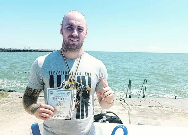 Полицейский из Курахово выиграл чемпионат Донецкой области по плаванию среди правоохранителей