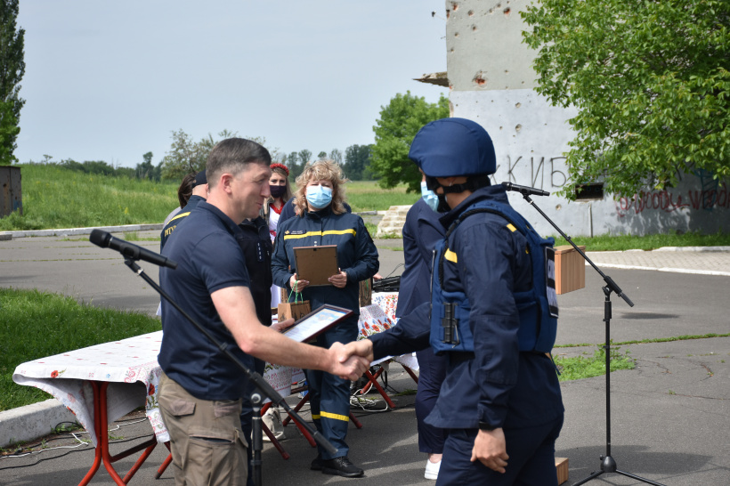 На Донеччині завершилася ротація підрозділів ДСНС, які відновлювали зруйноване внаслідок військової агресії РФ житло