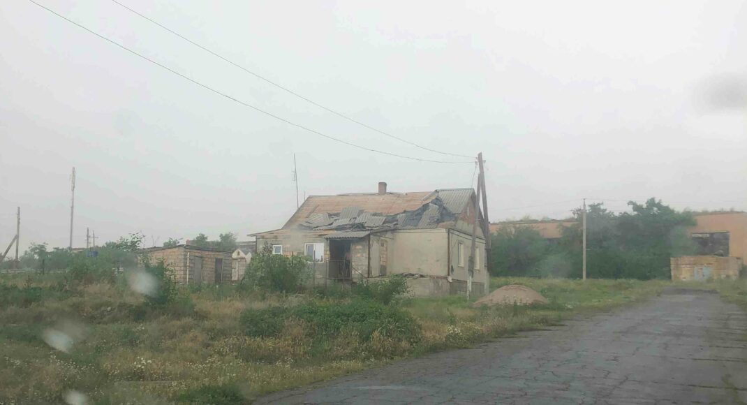 На Донетчине ураганом снесло крыши 15 домов
