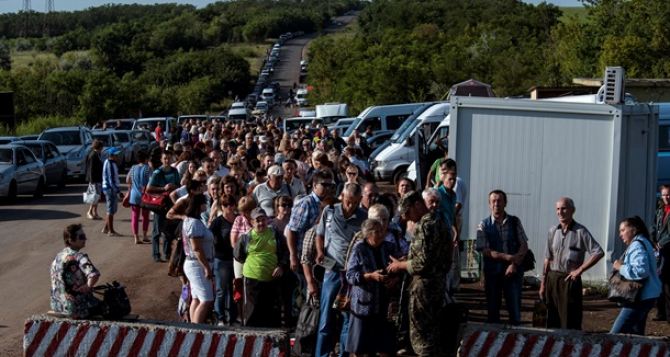 Окупанти повідомили, скільки людей пропустили на КПП "Оленівка" в бік ОРДО за добу