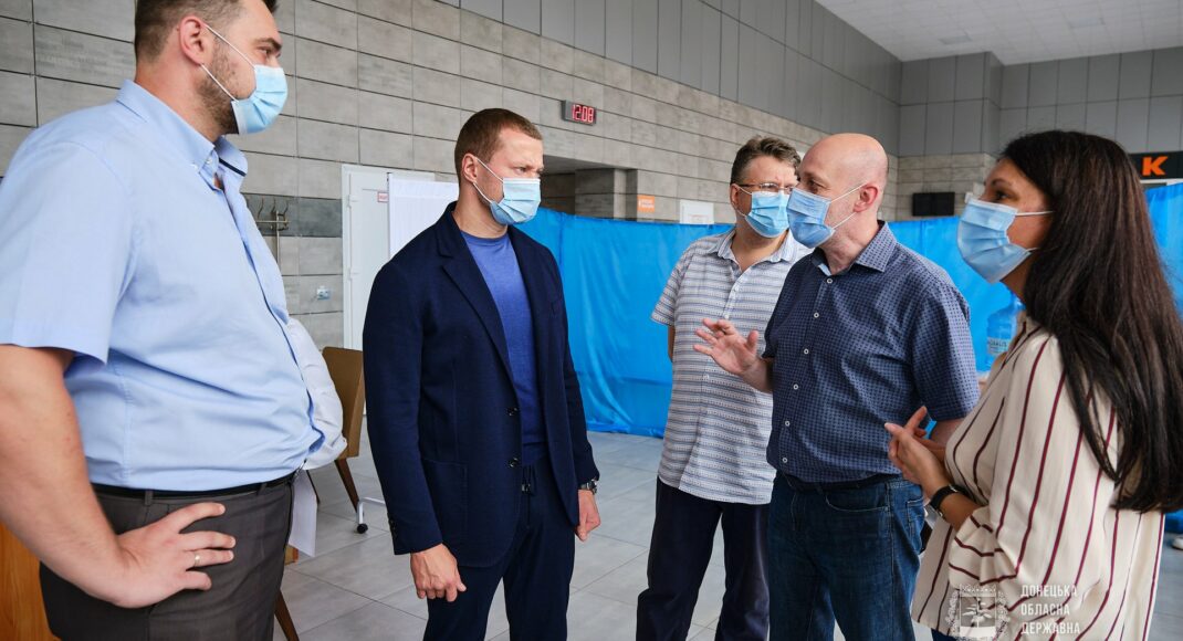 Кириленко розповів, як працюють центри вакцинації в Донецькій області