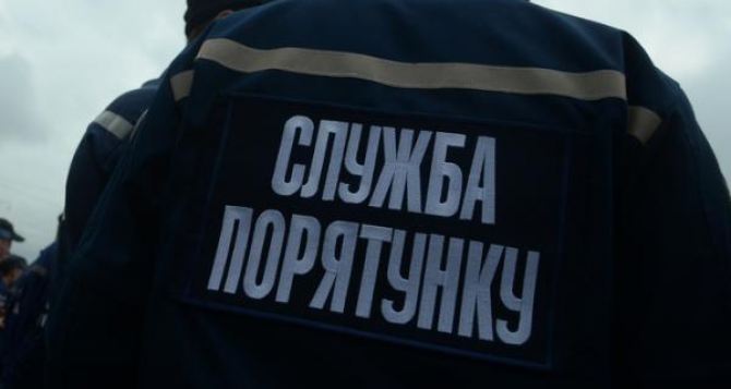 На Донеччині у низці міст рятувальники надавали допомогу водіям (фото)