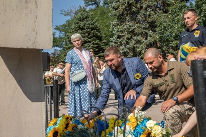 У Маріуполі вшанували пам'ять захисників України