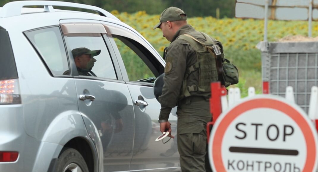 Виїзд з ТОТ автомобілем: про що питають на гарячій лінії Східного Варіанта