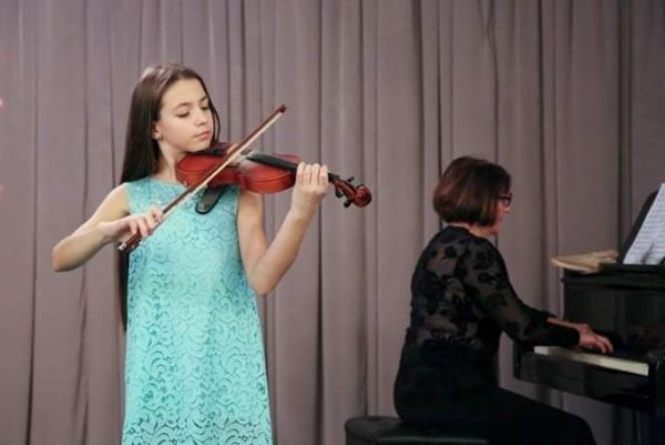 Юна скрипалька з Донеччини перемогла в міжнародному конкурсі в Києві