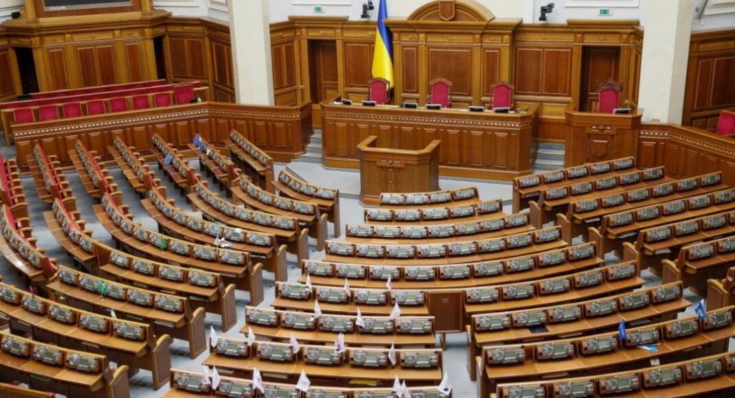 Вісім нардепів від Донеччини проігнорували урочисте засідання Ради