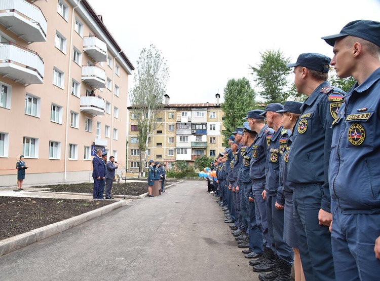 В оккупированном Донецке членам НВФ снова раздают квартиры