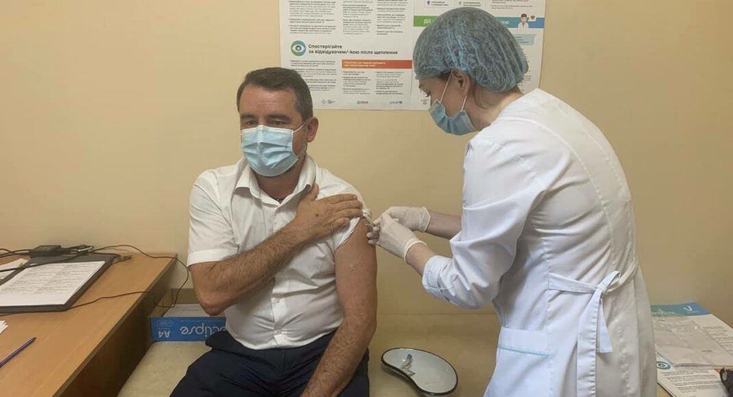 Голова Слов'янської ВЦА зробив другу вакцинацію
