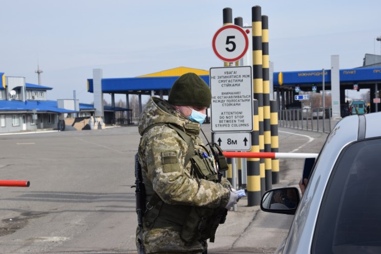 У Раді розповіли, як жителям ОРДЛО треба перетинати лінію розмежування