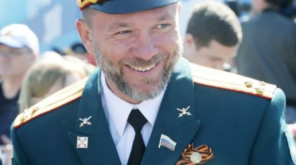 Стало известно, что экс-кандидат в главари НВФ лидирует на выборах в России