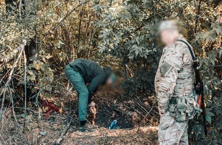 На Донбассе обнаружен арсенал оружия боевиков "ДНР"
