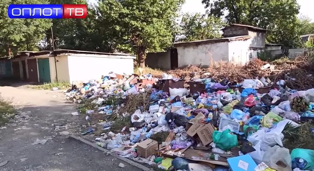 В оккупированной Макеевке не справляются с вывозом мусора